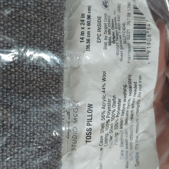 2 THRESHOLD STUDIO MCGEE COLOR BLOCK GRAY/CREAM DECORATIVE LUMBAR THROW PILLOW - Picture 7 of 7